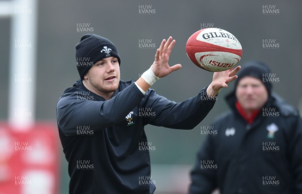 220218 - Wales Rugby Training - Steff Evans during training