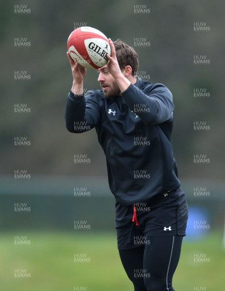 220218 - Wales Rugby Training - Leigh Halfpenny during training