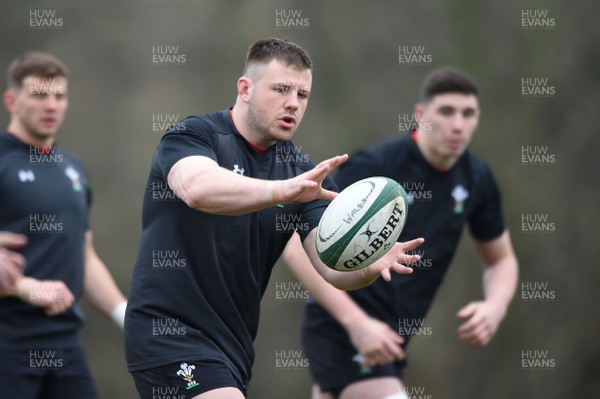 220218 - Wales Rugby Training - Rob Evans during training