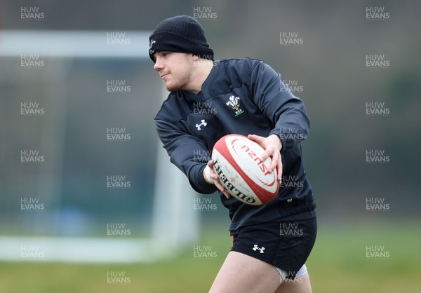 220218 - Wales Rugby Training - Steff Evans during training