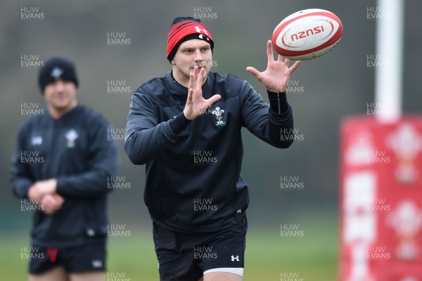 220218 - Wales Rugby Training - Dan Biggar during training