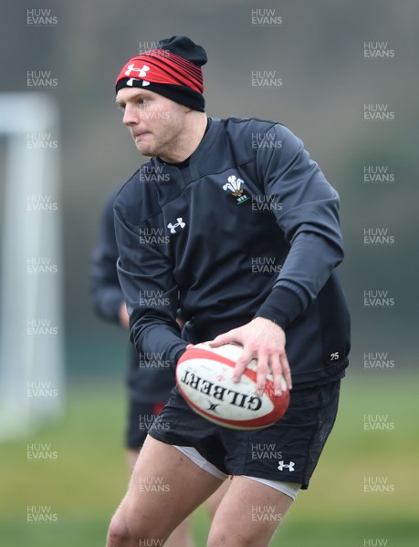 220218 - Wales Rugby Training - Dan Biggar during training