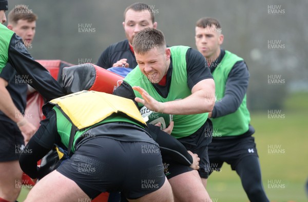 220218 - Wales Rugby Training - Rob Evans during training