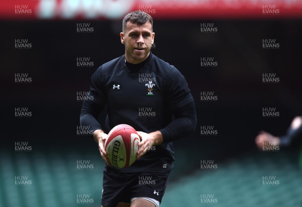 220219 - Wales Rugby Training - Gareth Davies during training