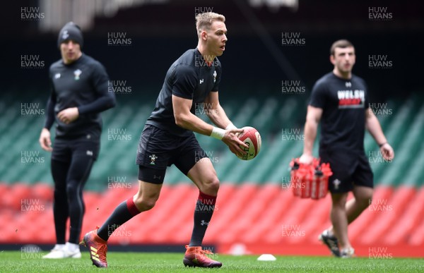 220219 - Wales Rugby Training - Liam Williams during training