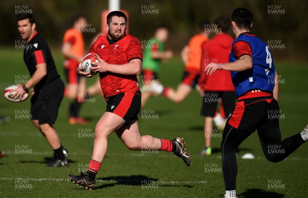 220221 - Wales Rugby Training - Wyn Jones during training