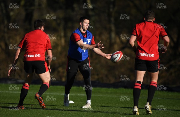 220221 - Wales Rugby Training - Owen Watkin during training