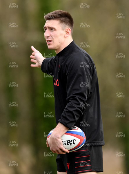 220222 - Wales Rugby Training - Josh Adams during training