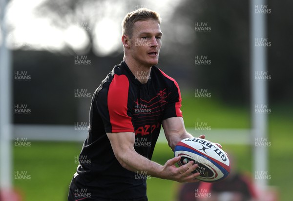 220222 - Wales Rugby Training - Johnny McNicholl during training