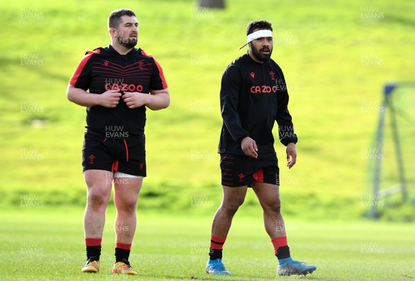 220222 - Wales Rugby Training - Wyn Jones and Willis Halaholo during training