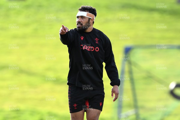 220222 - Wales Rugby Training - Willis Halaholo during training
