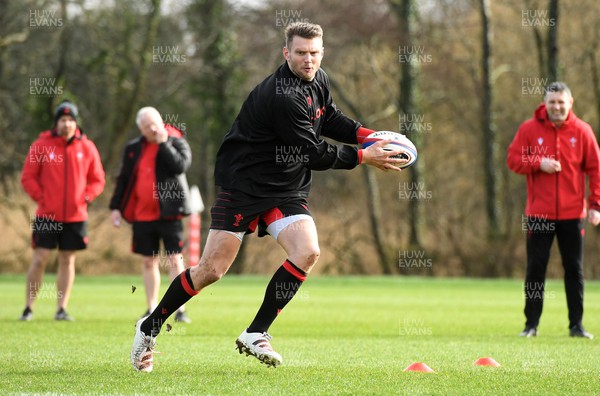 220222 - Wales Rugby Training - Dan Biggar during training