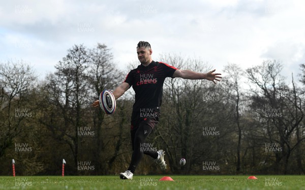 220222 - Wales Rugby Training - Tomos Williams during training