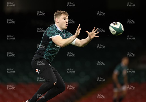 220224 - Wales Rugby Training in the Principality Stadium leading up to their 6 Nations game against Ireland - Sam Costelow during training