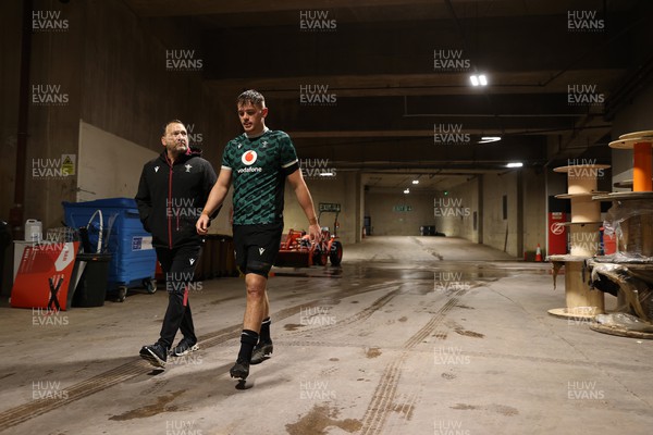 220224 - Wales Rugby Training in the Principality Stadium leading up to their 6 Nations game against Ireland - Jonathan Humphreys, Forwards Coach and Alex Mann during training