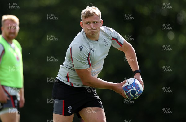220823 - Wales Rugby Training on the first day after the Rugby World Cup squad was announced - Jac Morgan during training