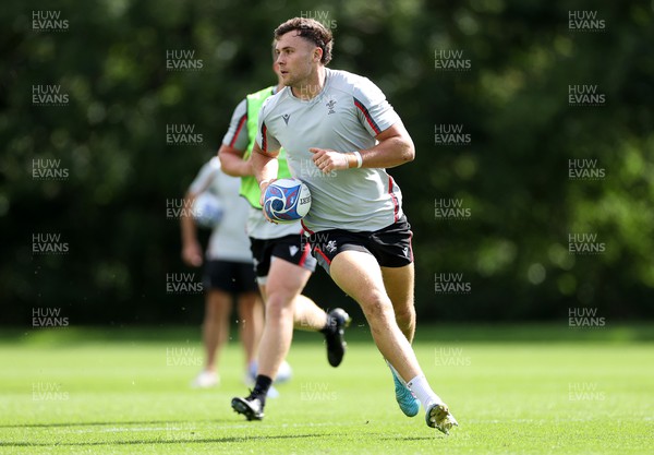 220823 - Wales Rugby Training on the first day after the Rugby World Cup squad was announced - Mason Grady during training