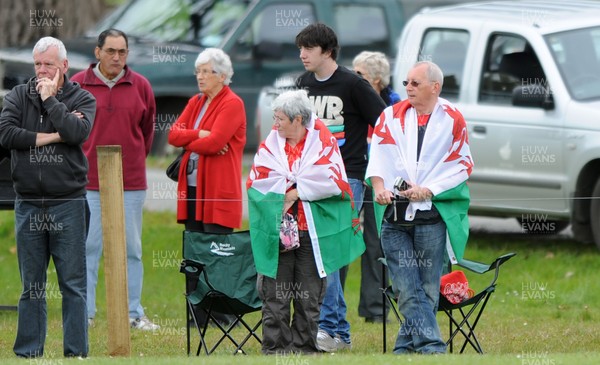 22.09.11 - Wales Rugby Training - Wales fans look on during training. 