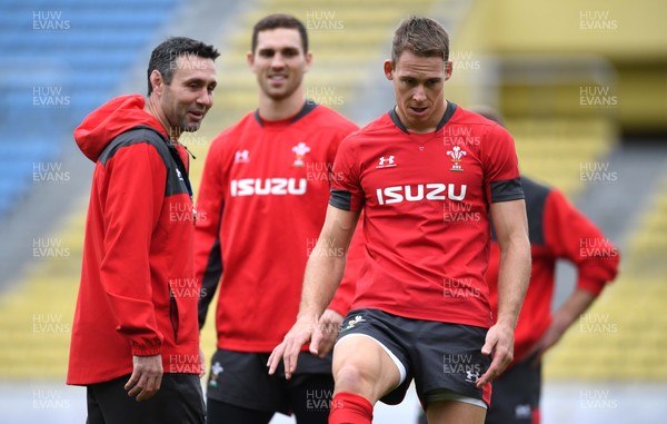 221019 - Wales Rugby Training - Stephen Jones, George North and Liam Williams during training