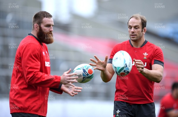 221019 - Wales Rugby Training - Jake Ball and Aaron Wainwright during training