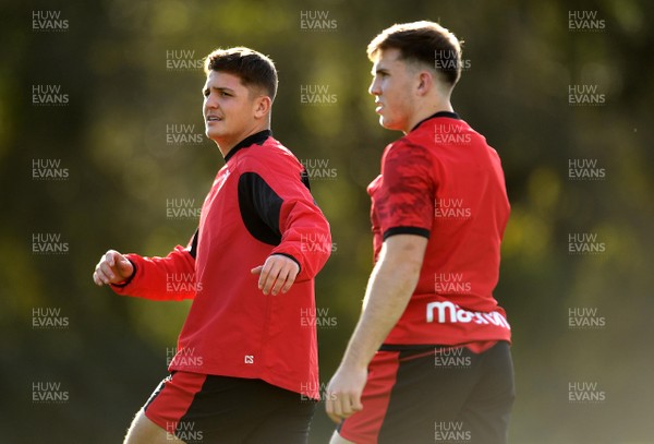 221020 - Wales Rugby Training - Callum Sheedy and Ioan Lloyd during training