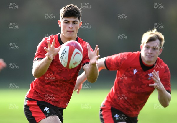 221020 - Wales Rugby Training - Louis Rees-Zammit during training