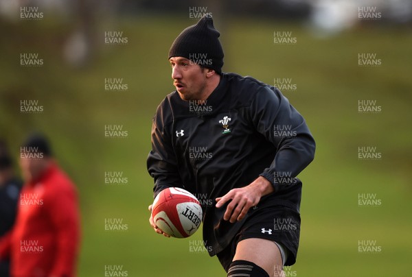 221118 - Wales Rugby Training - Justin Tipuric during training