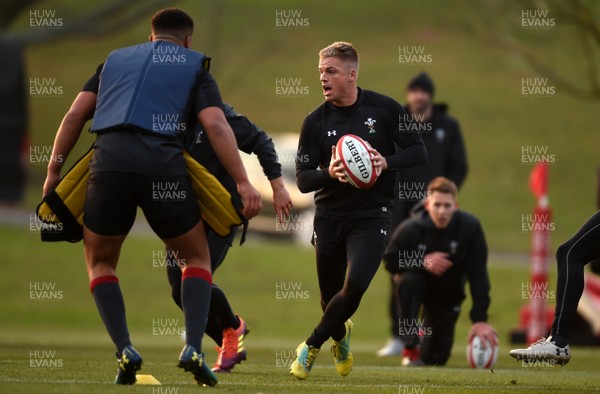 221118 - Wales Rugby Training - Gareth Anscombe during training