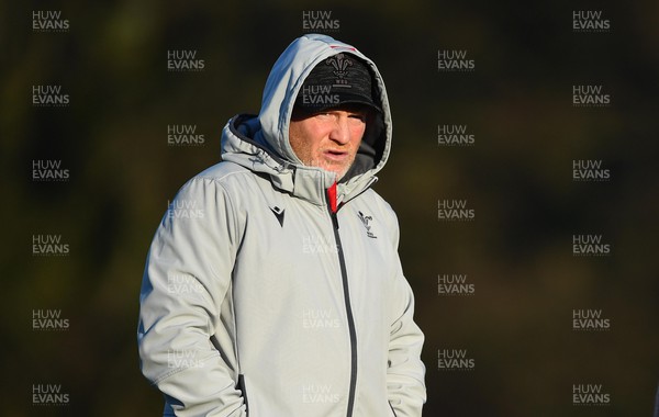 221122 - Wales Rugby Training - Neil Jenkins during training