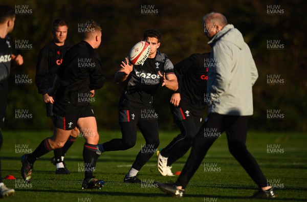 221122 - Wales Rugby Training - Kieran Hardy during training