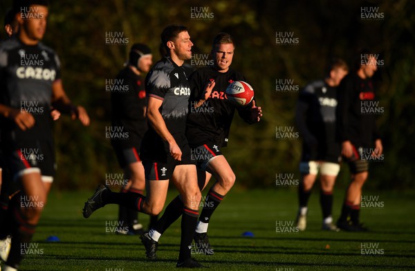 221122 - Wales Rugby Training - Garth Anscombe during training
