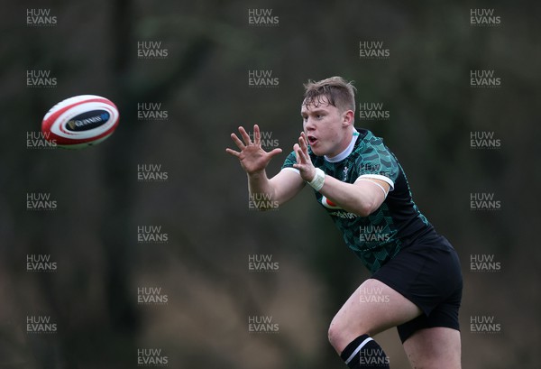 230124 - Wales Rugby Training in the first week of training for the 2024 Guinness 6 Nations - Sam Costelow during training