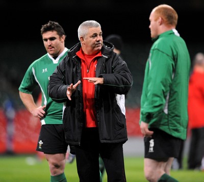 23.02.09 - Wales Rugby Training - Wales coach, Warren Gatland makes a point during a night training session. 