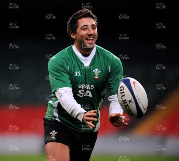 23.02.09 - Wales Rugby Training - Gavin Henson during a night training session. 