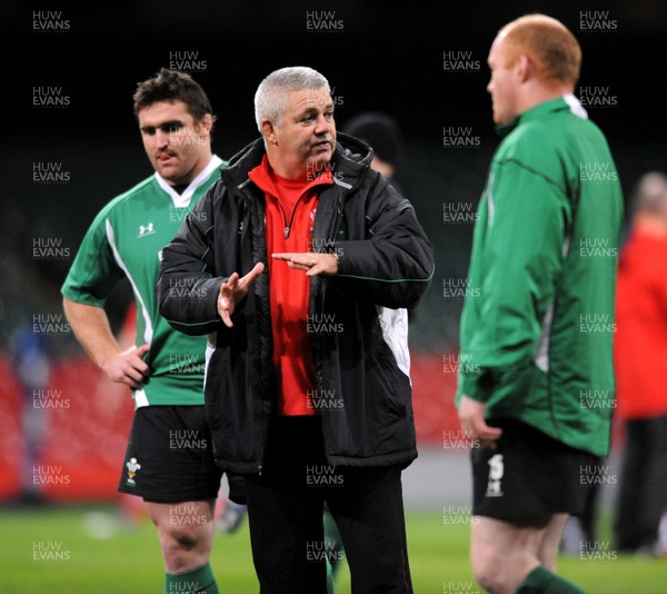 23.02.09 - Wales Rugby Training - Wales coach, Warren Gatland makes a point during a night training session. 