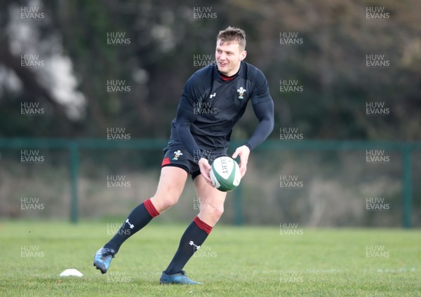 230218 - Wales Rugby Training - Dan Biggar during training