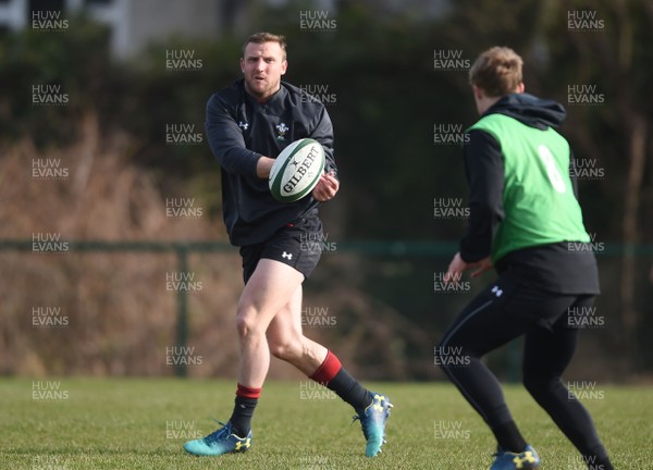 230218 - Wales Rugby Training - Hadleigh Parkes during training