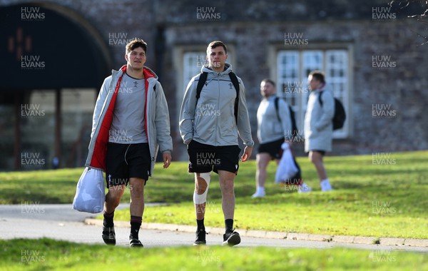 230223 - Wales Rugby Training - Teddy Williams and Mason Grady during training