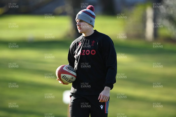 230223 - Wales Rugby Training - Joe Hawkins during training