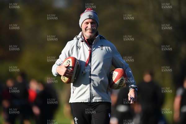 230223 - Wales Rugby Training - Alex King during training
