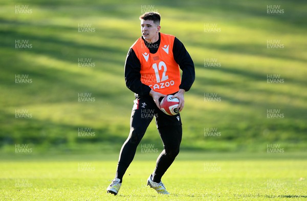 230223 - Wales Rugby Training - Joe Hawkins during training