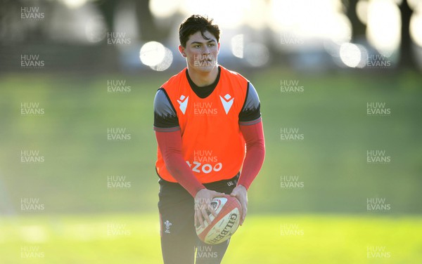 230223 - Wales Rugby Training - Louis Rees-Zammit during training