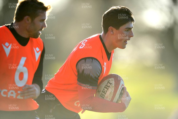 230223 - Wales Rugby Training - Louis Rees-Zammit during training
