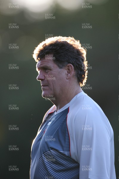 23.05.07  Wales rugby on Tour to Australia Coach gareth Jenkins watches training  in Terrigal. 