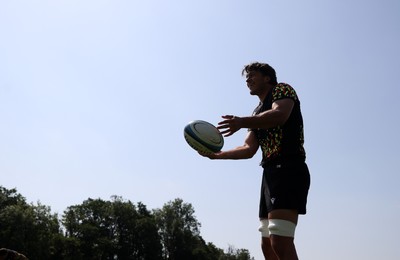 230626 - Wales Rugby Training ahead of their game against the Barbarians on the weekend - Teddy Williams during training