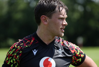 230626 - Wales Rugby Training ahead of their game against the Barbarians on the weekend - Alex Mann during training
