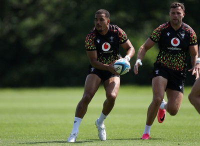 230626 - Wales Rugby Training ahead of their game against the Barbarians on the weekend - Ben Thomas during training