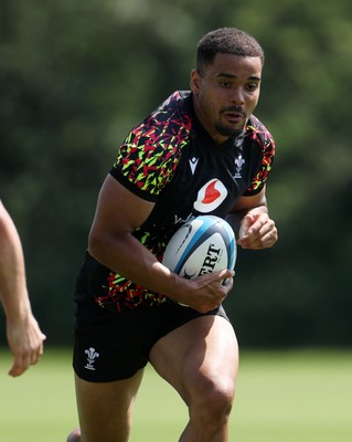 230626 - Wales Rugby Training ahead of their game against the Barbarians on the weekend - Ben Thomas during training