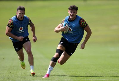 230626 - Wales Rugby Training ahead of their game against the Barbarians on the weekend - Eddie James during training