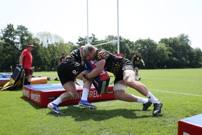 230626 - Wales Rugby Training ahead of their game against the Barbarians on the weekend - Aaron Wainwright during training